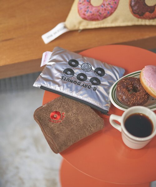 BIRTHDAY BAR(バースデイバー)の「≪BIRTHDAY BARオリジナル≫【B-DAY DONUTS】刺繍タオルハンカチ(ハンカチ/ハンドタオル・レディース・ブラウン/ブルー系その他・0)」の3枚目の写真