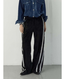 BIBORA（ビボラ）の「スエードテーピングパンツ（その他パンツ）」