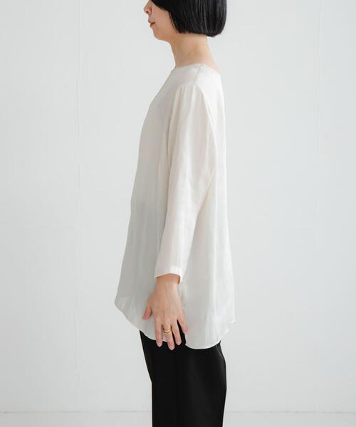 URBAN RESEARCH（アーバンリサーチ）の「ヴィンテージサテンブラウス（シャツ/ブラウス・レディース・オフホワイト/ブラック・FREE）」の11枚目の写真