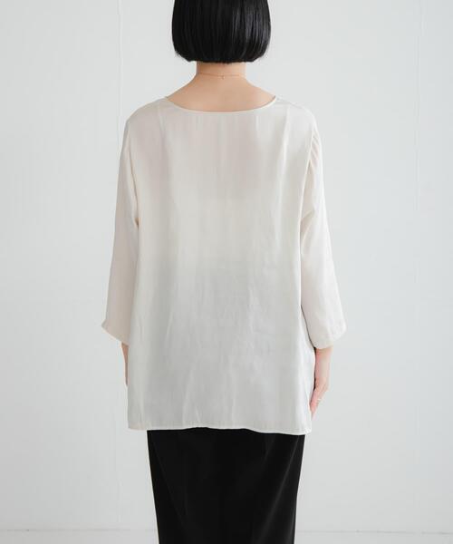 URBAN RESEARCH（アーバンリサーチ）の「ヴィンテージサテンブラウス（シャツ/ブラウス・レディース・オフホワイト/ブラック・FREE）」の12枚目の写真