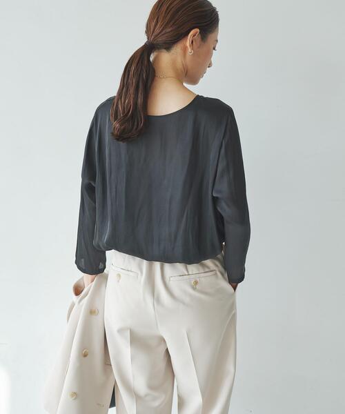 URBAN RESEARCH（アーバンリサーチ）の「ヴィンテージサテンブラウス（シャツ/ブラウス・レディース・オフホワイト/ブラック・FREE）」の19枚目の写真