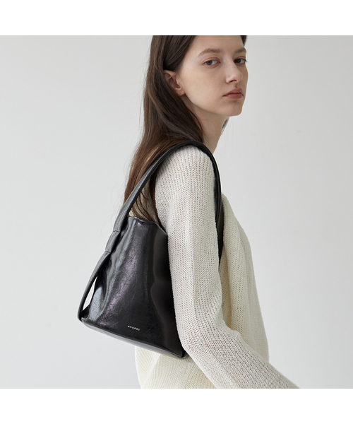 ANODDS(アンオズ)の「TEMZ bucket leather tote bag 2 color(トートバッグ・レディース・ブラック/アイボリー/シルバーグレー・FREE)」の2枚目の写真