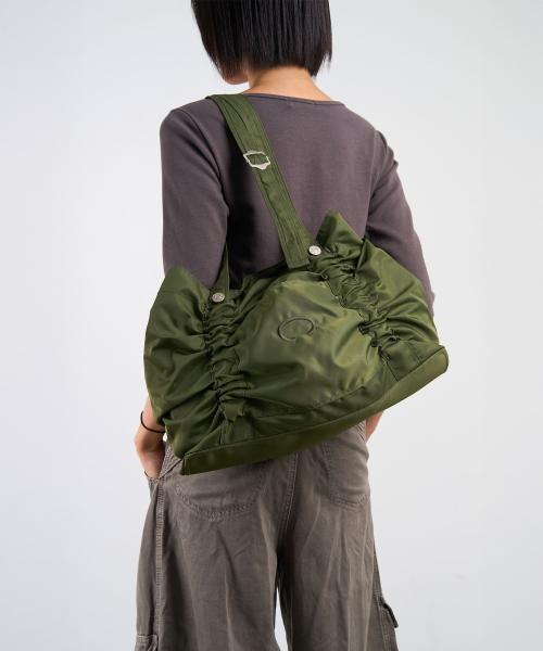 CHOROK STUDIO(チョロクスタジオ)の「Overall Bag (Khaki)(ショルダーバッグ・レディース・その他・FREE)」の1枚目の写真