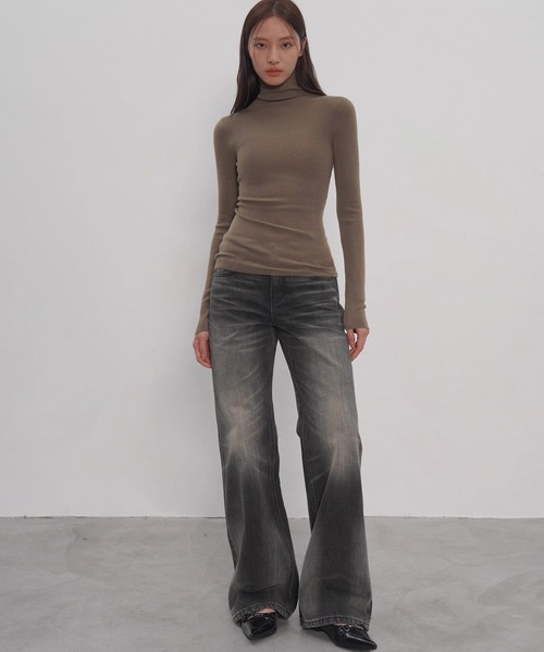 EIGHTHMONTH（エイスマンス）の「ワイドウォッシュデニムEM25a155【EIGHTHMONTH】（デニムパンツ・レディース・スミクロ・L/M/S）」の4枚目の写真