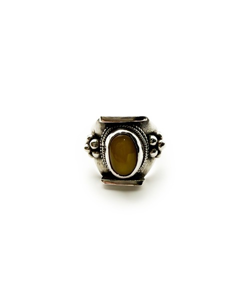 Indian Jewelry(インディアンジュエリー)の「THEATER シアター ネイティブデザインストーンシルバーリング Made in USA(リング・メンズ・イエロー・#15)」の5枚目の写真