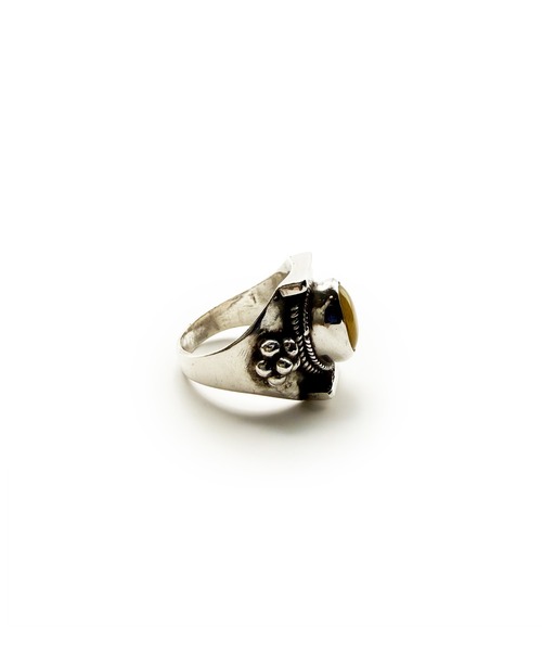 Indian Jewelry(インディアンジュエリー)の「THEATER シアター ネイティブデザインストーンシルバーリング Made in USA(リング・メンズ・イエロー・#15)」の4枚目の写真