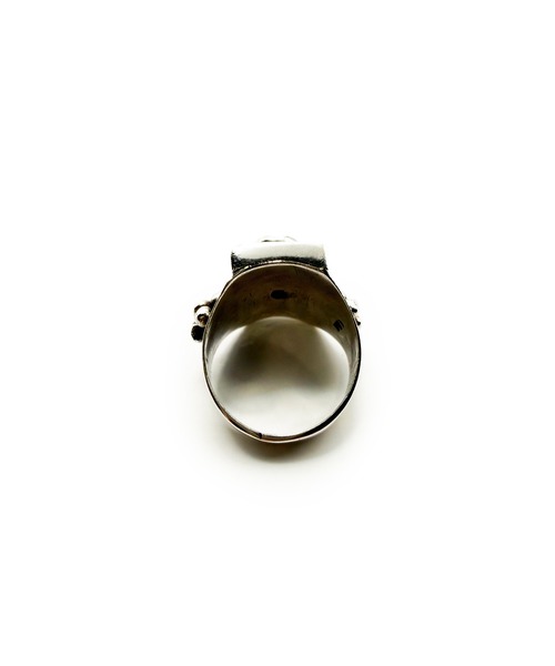 Indian Jewelry(インディアンジュエリー)の「THEATER シアター ネイティブデザインストーンシルバーリング Made in USA(リング・メンズ・イエロー・#15)」の3枚目の写真