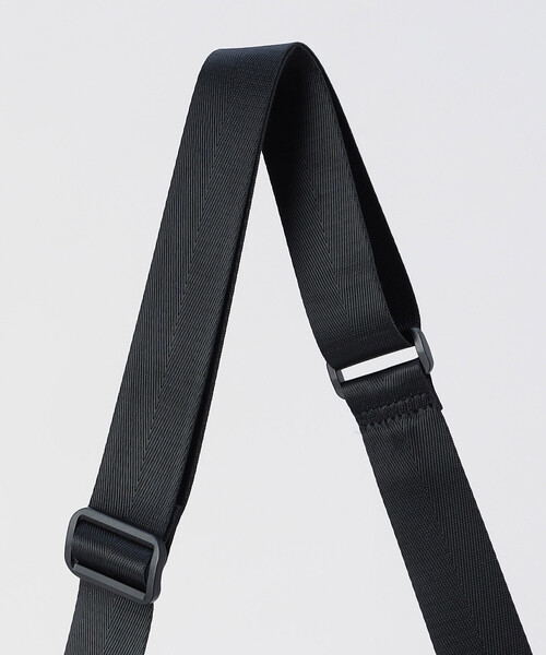 COMME CA MEN(コムサメン)の「【吸水速乾・撥水】【2WAY】CORDURA(R)ナイロンクラッチバッグ(バックパック/リュック・メンズ・ブラック・FREE)」の8枚目の写真