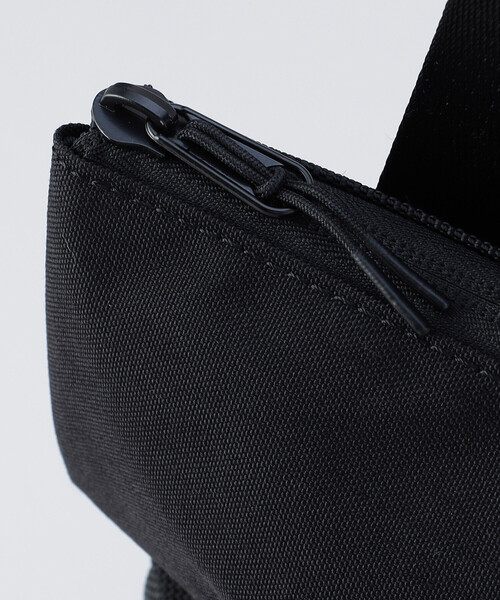 COMME CA MEN(コムサメン)の「【吸水速乾・撥水】【2WAY】CORDURA(R)ナイロンクラッチバッグ(バックパック/リュック・メンズ・ブラック・FREE)」の11枚目の写真