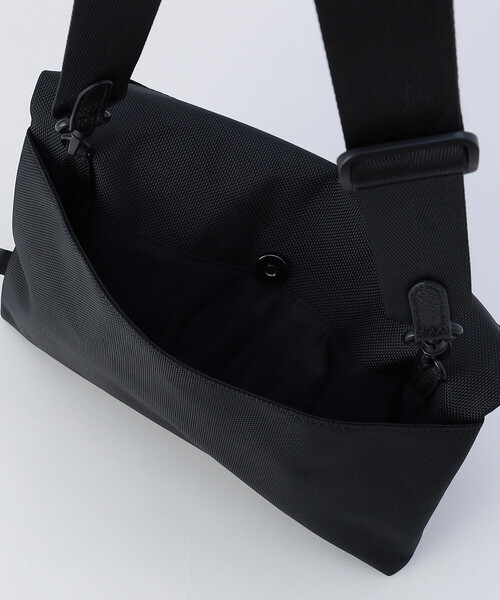 COMME CA MEN(コムサメン)の「【吸水速乾・撥水】【2WAY】CORDURA(R)ナイロンクラッチバッグ(バックパック/リュック・メンズ・ブラック・FREE)」の14枚目の写真