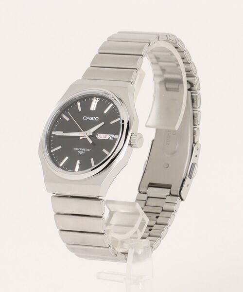 CASIO(カシオ)の「CASIO カシオ/ クォーツ ステンレスベルト デイデイト 5気圧防水 ラウンドフェイス腕時計 /// MTP メタルバンドシリーズ(アナログ腕時計・メンズ・シルバー/ブラック×シルバー・FREE)」の3枚目の写真