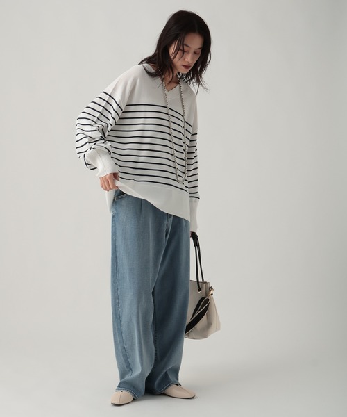 Elura(エルーラ)の「サラサラタッチVネックプルオーバー/643251(Tシャツ/カットソー・レディース・ブラウン/ライトグリーン/レッド/ホワイト×ブラック/ブラック・MEDIUM/LARGE)」の17枚目の写真