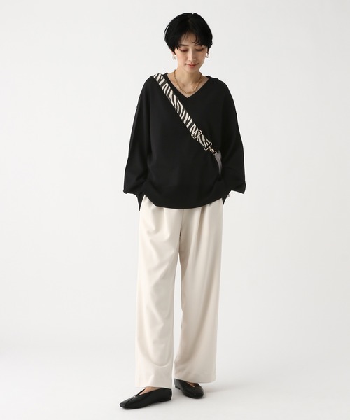 Elura(エルーラ)の「サラサラタッチVネックプルオーバー/643251(Tシャツ/カットソー・レディース・ブラウン/ライトグリーン/レッド/ホワイト×ブラック/ブラック・MEDIUM/LARGE)」の7枚目の写真