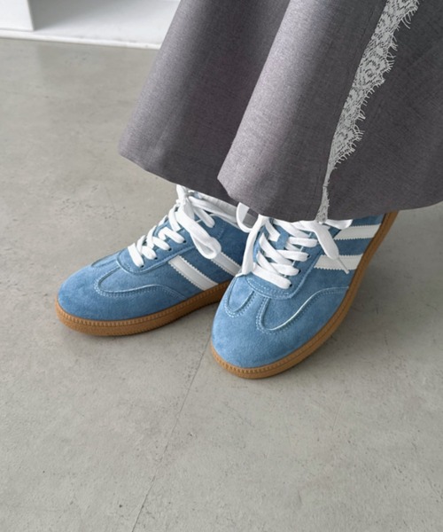 CLEA(クレア)の「【6色展開】ダブルラインスニーカー(スニーカー・レディース・アイボリー/ブラック/ブルー/ホワイト/ピンク/イエロー・23.5cm/24.5cm)」の4枚目の写真