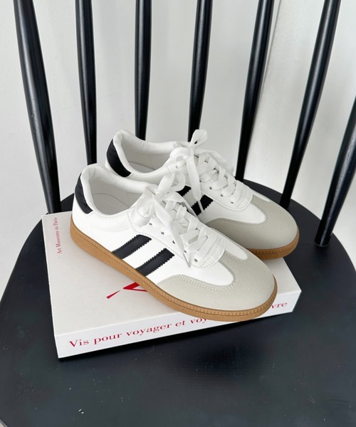 CLEA(クレア)の「【6色展開】ダブルラインスニーカー(スニーカー・レディース・アイボリー/ブラック/ブルー/ホワイト/ピンク/イエロー・23.5cm/24.5cm)」の14枚目の写真