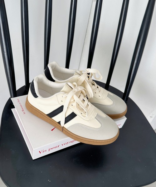 CLEA(クレア)の「【6色展開】ダブルラインスニーカー(スニーカー・レディース・アイボリー/ブラック/ブルー/ホワイト/ピンク/イエロー・23.5cm/24.5cm)」の21枚目の写真