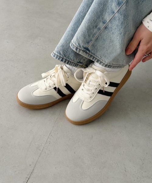 CLEA(クレア)の「【6色展開】ダブルラインスニーカー(スニーカー・レディース・アイボリー/ブラック/ブルー/ホワイト/ピンク/イエロー・23.5cm/24.5cm)」の19枚目の写真