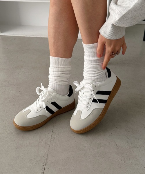 CLEA(クレア)の「【6色展開】ダブルラインスニーカー(スニーカー・レディース・アイボリー/ブラック/ブルー/ホワイト/ピンク/イエロー・23.5cm/24.5cm)」の12枚目の写真