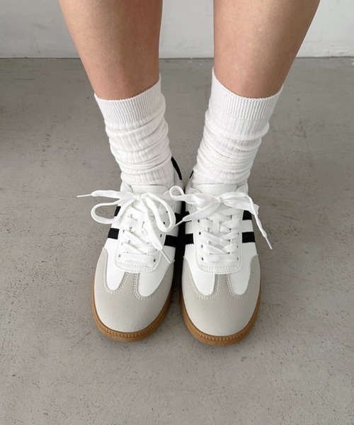 CLEA(クレア)の「【6色展開】ダブルラインスニーカー(スニーカー・レディース・アイボリー/ブラック/ブルー/ホワイト/ピンク/イエロー・23.5cm/24.5cm)」の8枚目の写真