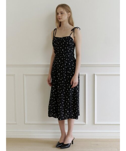 KINDABABY(カインダベイビー)の「Bloom flower ribbon dress - black(ワンピース・レディース・ブラック・FREE)」の2枚目の写真