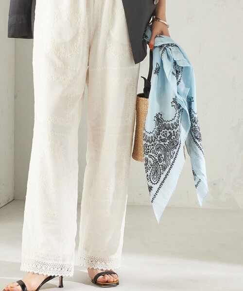 destin（デスティン）の「【一部SHIPS別注】destin: バンダナ カレ 90×90（ストール/ショール・レディース・ベージュ/ライトグレー/ライトブルー/ネイビー・ONE SIZE）」の3枚目の写真