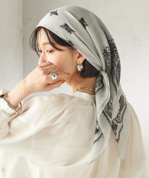 destin（デスティン）の「【一部SHIPS別注】destin: バンダナ カレ 90×90（ストール/ショール・レディース・ベージュ/ライトグレー/ライトブルー/ネイビー・ONE SIZE）」の17枚目の写真