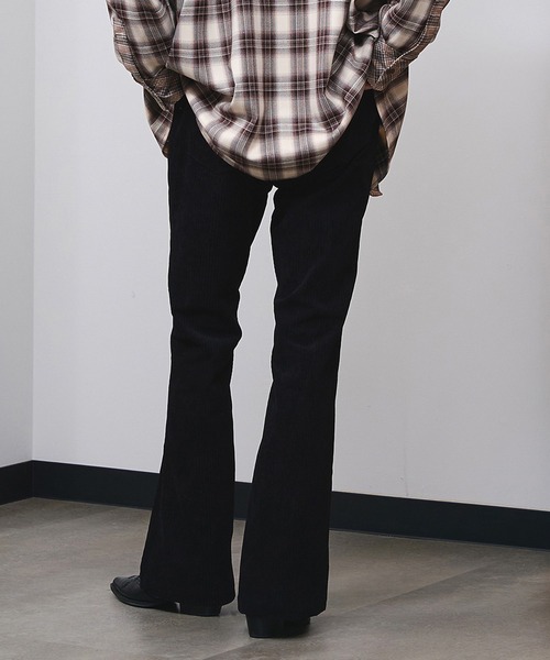 ROSE BUD(ローズバッド)の「CORDUROY FLARE PANTS(その他パンツ・レディース・ベージュ/ブラック・M/S)」の4枚目の写真