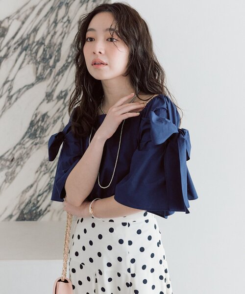 La boutique BonBon（ラブティックボンボン）の「【KAZUMI監修カラーあり・モテブラウス】リボンフレアスリーブブラウス（シャツ/ブラウス・レディース・サックスブルー/ホワイト/ネイビー・FREE）」の13枚目の写真