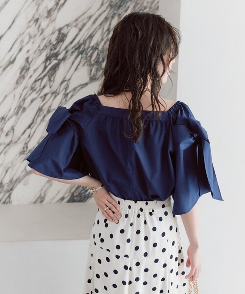 La boutique BonBon（ラブティックボンボン）の「【KAZUMI監修カラーあり・モテブラウス】リボンフレアスリーブブラウス（シャツ/ブラウス・レディース・サックスブルー/ホワイト/ネイビー・FREE）」の15枚目の写真