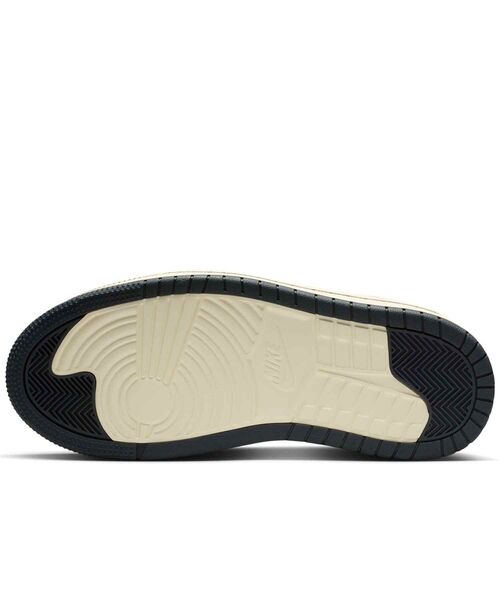 JORDAN BRAND（ジョーダンブランド）の「エア ジョーダン 1 トリプル スタック ウィメンズシューズ / Air Jordan 1 Triple Stack Women's Shoes HV8288-100 Sail（スニーカー・レディース・クリーム・24/23.5/23/26/25.5/22.5/25/24.5/22）」の14枚目の写真