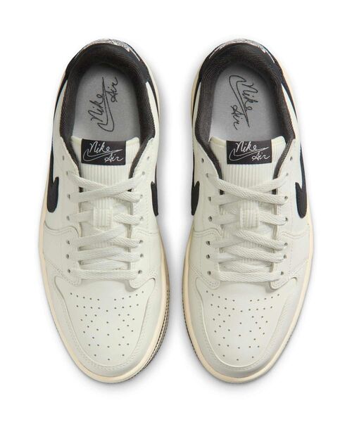 JORDAN BRAND（ジョーダンブランド）の「エア ジョーダン 1 トリプル スタック ウィメンズシューズ / Air Jordan 1 Triple Stack Women's Shoes HV8288-100 Sail（スニーカー・レディース・クリーム・24/23.5/23/26/25.5/22.5/25/24.5/22）」の12枚目の写真