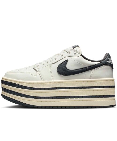 JORDAN BRAND（ジョーダンブランド）の「エア ジョーダン 1 トリプル スタック ウィメンズシューズ / Air Jordan 1 Triple Stack Women's Shoes HV8288-100 Sail（スニーカー・レディース・クリーム・24/23.5/23/26/25.5/22.5/25/24.5/22）」の6枚目の写真