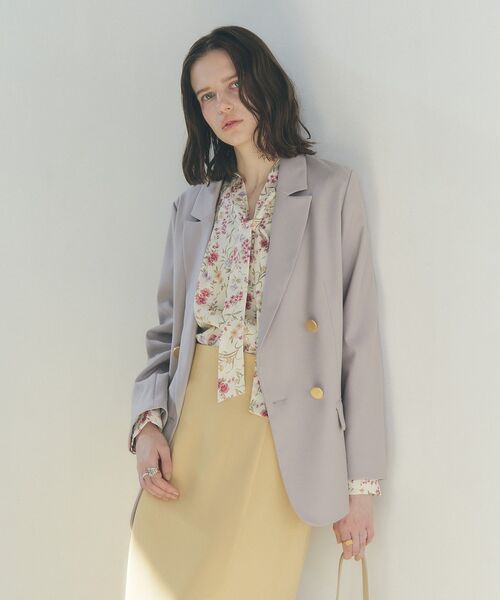 YECCA VECCA（イェッカヴェッカ）の「ボタニカルフラワー柄ボウタイブラウス（シャツ/ブラウス・レディース・アイボリー/ネイビー・FREE）」の10枚目の写真