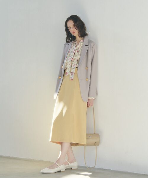 YECCA VECCA（イェッカヴェッカ）の「ボタニカルフラワー柄ボウタイブラウス（シャツ/ブラウス・レディース・アイボリー/ネイビー・FREE）」の11枚目の写真