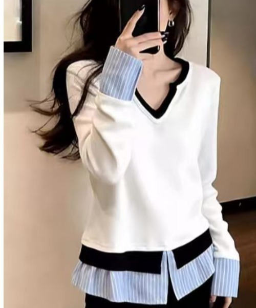 Ada.(エイダ)の「配色 Vネック レイヤード トップス(Tシャツ/カットソー・レディース・グレー/ブラック/ホワイト・FREE)」の1枚目の写真