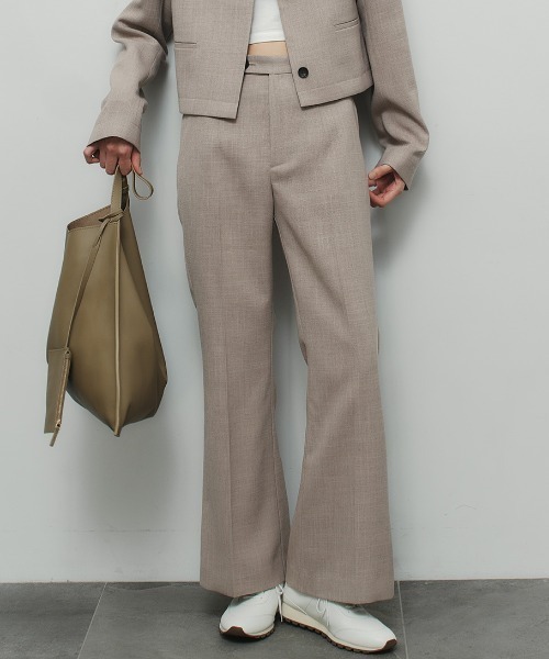 anuans（アニュアンス）の「セミフレアパンツ（スラックス・レディース・ダークネイビー/アイボリー/ベージュ・MEDIUM/SMALL）」の2枚目の写真