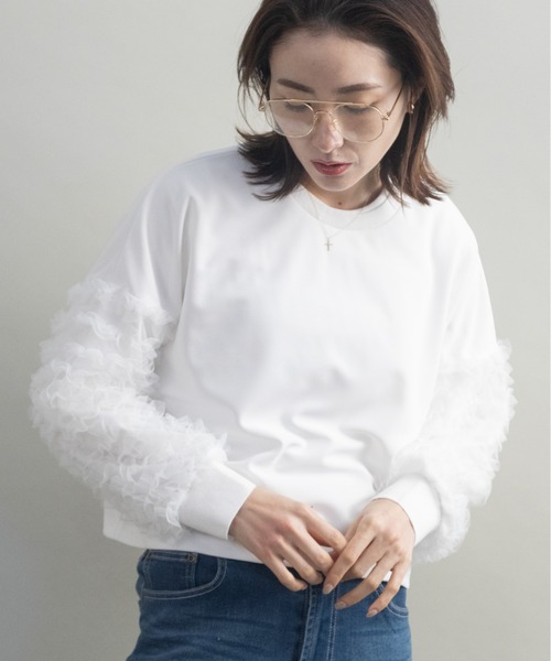 lodie(ロディ)の「チュール袖 デザイン プルオーバー(Tシャツ/カットソー・レディース・オフホワイト/ブラック・FREE)」の5枚目の写真