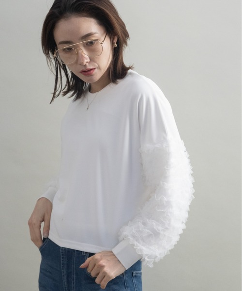 lodie(ロディ)の「チュール袖 デザイン プルオーバー(Tシャツ/カットソー・レディース・オフホワイト/ブラック・FREE)」の6枚目の写真