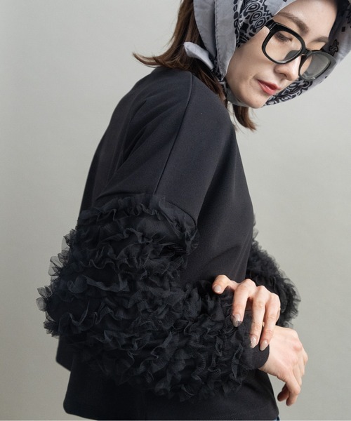 lodie(ロディ)の「チュール袖 デザイン プルオーバー(Tシャツ/カットソー・レディース・オフホワイト/ブラック・FREE)」の17枚目の写真