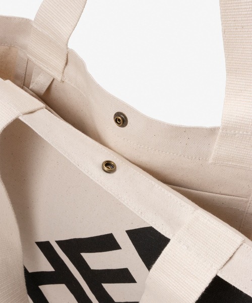 THE NORTH FACE(ザノースフェイス)の「【THE NORTH FACE/ザ ノースフェイス】ランプトートL(トートバッグ・メンズ・ブラック/レッド/グリーン/イエローゴールド/ブルー・FREE)」の11枚目の写真