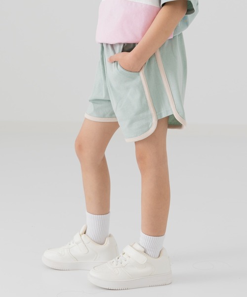 chil2（チルツー）の「綿100％ パイピングショートパンツ（その他パンツ・キッズ・ブラック/ベージュ/ミント/ブラウン/ラベンダー/チャコールグレー/スモークピンク/サックスブルー・140cm/130cm/120cm/110cm/100cm/90㎝/80ｃｍ/150cm）」の5枚目の写真