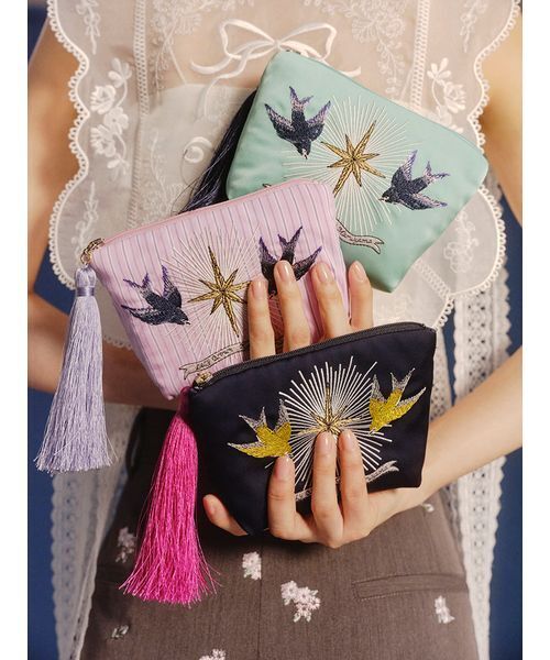 LILY BROWN(リリーブラウン)の「【LILY BROWN×KEITA MARUYAMA】刺繍タッセルポーチ(ポーチ・レディース・ネイビー/グリーン/ピンク・F)」の4枚目の写真