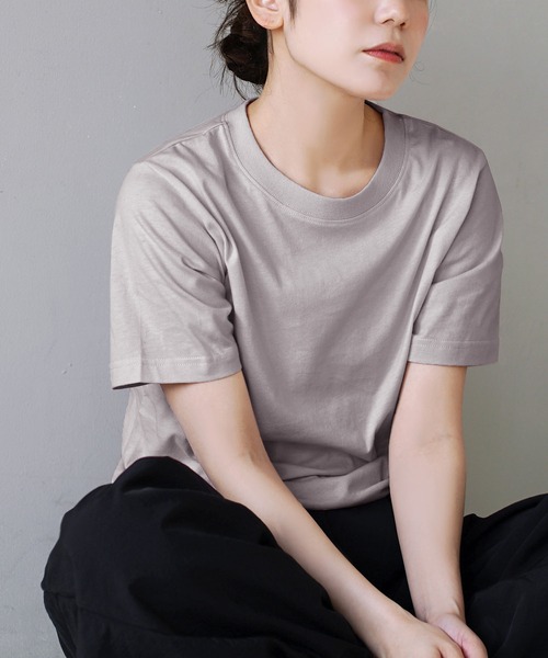 zootie(ズーティー)の「5サイズから選べる プチプラ ベーシック Tシャツ(Tシャツ/カットソー・レディース・ライトグレー/ライトブルー/ベージュ/パープル/ブラック/ネイビー/オフホワイト/カーキ/ピンク/イエロー/マジェンタ/モカ/ラベンダー/杢グレー/ブルーグリーン/チャコール・3L/S/M/L/LL)」の4枚目の写真