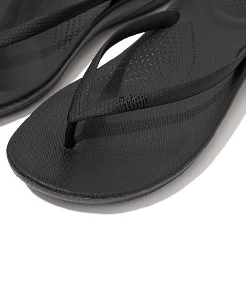 fitflop(フィットフロップ)の「iQushion ERGONOMIC FLIP-FLOPS / エルゴノミック フリップフロップス(サンダル・レディース・ゴールド/ブラック/シルバー/ブロンズ/ベージュ・US5/US6/US8/US7)」の9枚目の写真