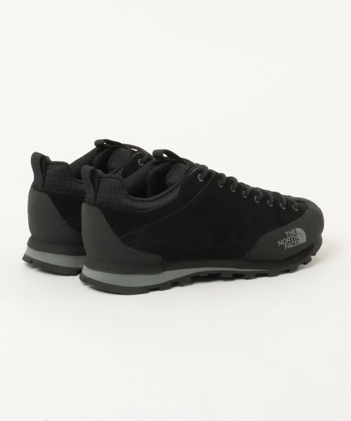 THE NORTH FACE(ザノースフェイス)の「THE NORTH FACE ザ・ノースフェイス VERTO TRAVERSE メンズスニーカー アウトドアシューズ(ヴェルトトラバース) NF52611 KK TNFブラック/TNFブラック(スニーカー・メンズ・ブラック×ブラック・25.0cm/26.0cm/27.0cm/28.0cm)」の2枚目の写真
