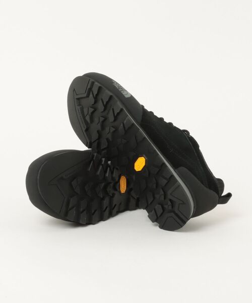 THE NORTH FACE(ザノースフェイス)の「THE NORTH FACE ザ・ノースフェイス VERTO TRAVERSE メンズスニーカー アウトドアシューズ(ヴェルトトラバース) NF52611 KK TNFブラック/TNFブラック(スニーカー・メンズ・ブラック×ブラック・25.0cm/26.0cm/27.0cm/28.0cm)」の3枚目の写真