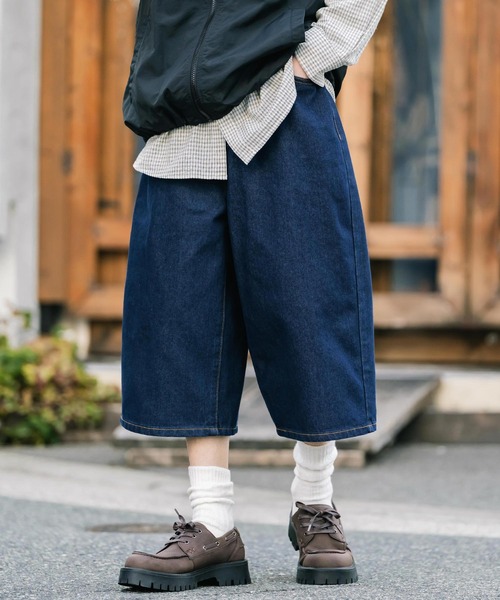 Rocky Monroe(ロッキーモンロー)の「ケミカルウォッシュ オーバーダイ ワイドデニムハーフショートパンツ(デニムパンツ・メンズ・ブラウン/ケミカルウォッシュ/ライトブラック/パープル/インディゴブルー/ブラック/ワンウォッシュ・M/L/XL)」の5枚目の写真