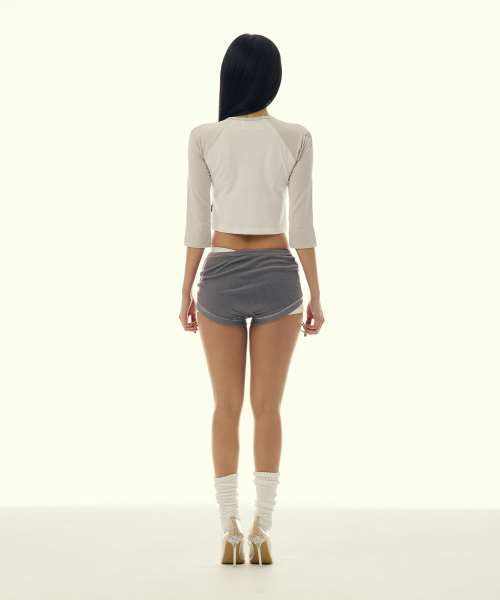 GILAARCHIVE(ギラアーカイブ)の「TWO TONE RAGLAN LONG SLEEVE_IVORY(Tシャツ/カットソー・レディース・その他・FREE)」の3枚目の写真