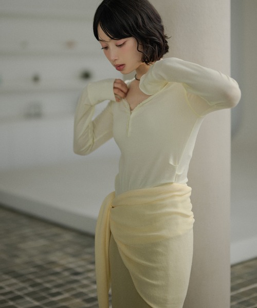 LAULEN(ローレン)の「front hook side tuck tops /フロントホックサイドタックトップス(Tシャツ/カットソー・レディース・イエロー/ブラック/グレー・FREE)」の3枚目の写真
