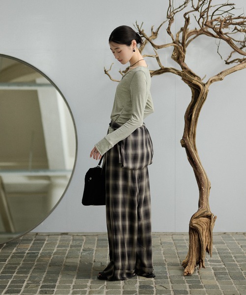 LAULEN(ローレン)の「front hook side tuck tops /フロントホックサイドタックトップス(Tシャツ/カットソー・レディース・イエロー/ブラック/グレー・FREE)」の14枚目の写真